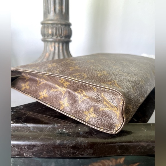 Louis Vuitton Vintage Monogram Toiletry 26 Bag Clutch - Picture 5 of 9